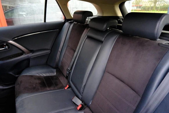 Toyota Avensis - Afbeelding 27 van 30