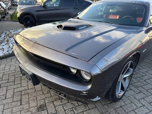 Dodge Challenger - Afbeelding 4 van 19