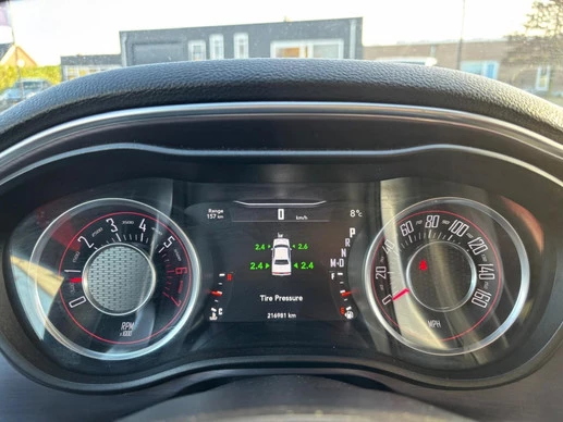 Dodge Challenger - Afbeelding 11 van 19