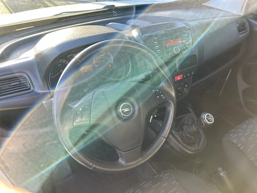 Opel Combo - Afbeelding 17 van 27