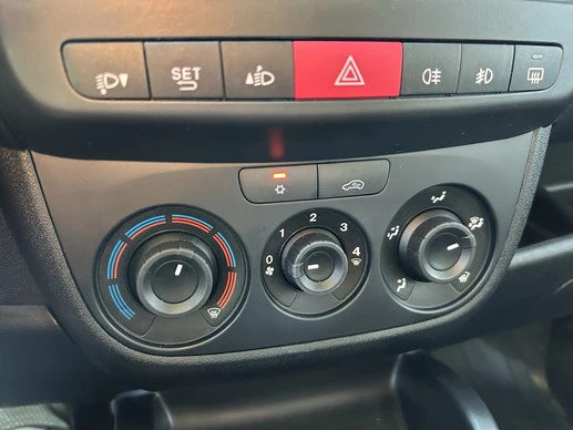 Opel Combo - Afbeelding 21 van 27