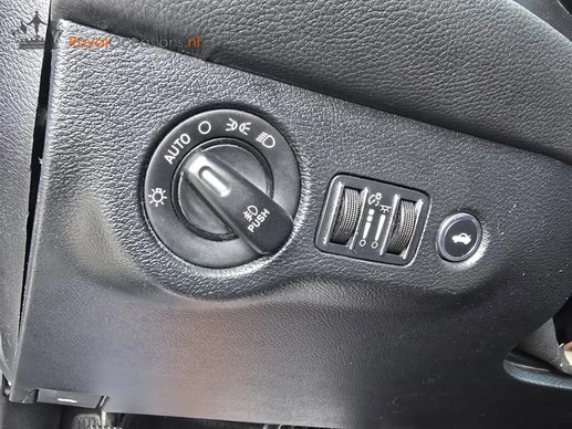 Dodge Challenger - Afbeelding 14 van 30