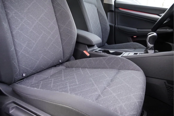 Volkswagen Golf - Afbeelding 18 van 30