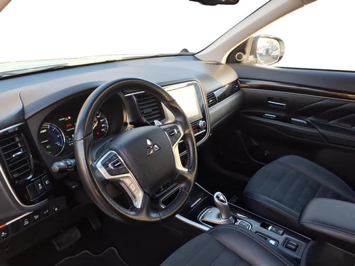 Mitsubishi Outlander - Afbeelding 15 van 28