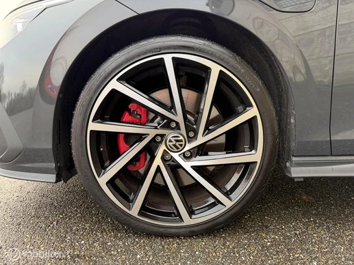 Volkswagen Golf - Afbeelding 24 van 28