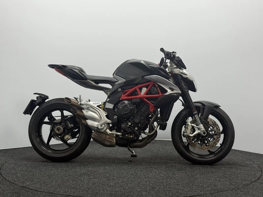 Mv Agusta Brutale leasen