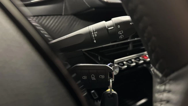 Peugeot 208 - Afbeelding 28 van 30