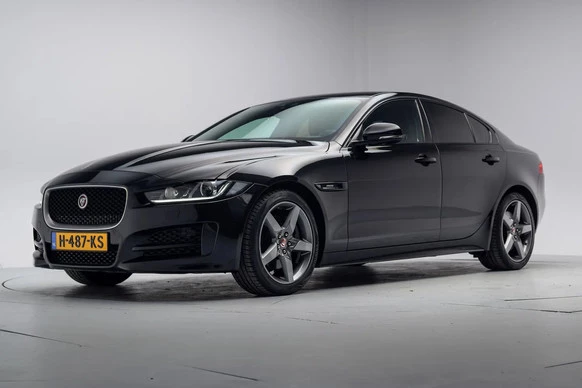 Jaguar XE - Afbeelding 1 van 30