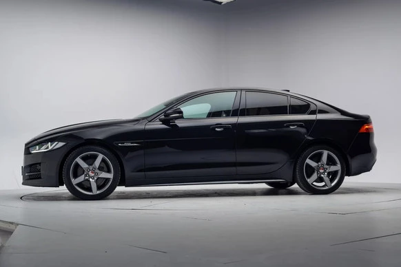 Jaguar XE - Afbeelding 2 van 30