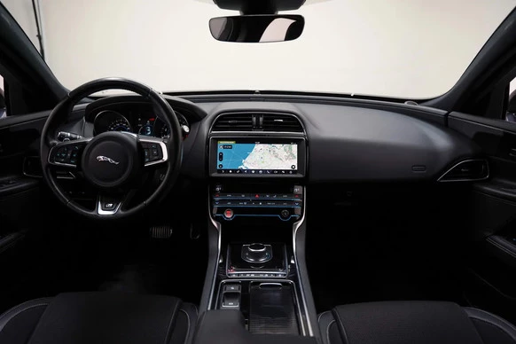 Jaguar XE - Afbeelding 4 van 30