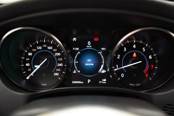 Jaguar XE - Afbeelding 25 van 30