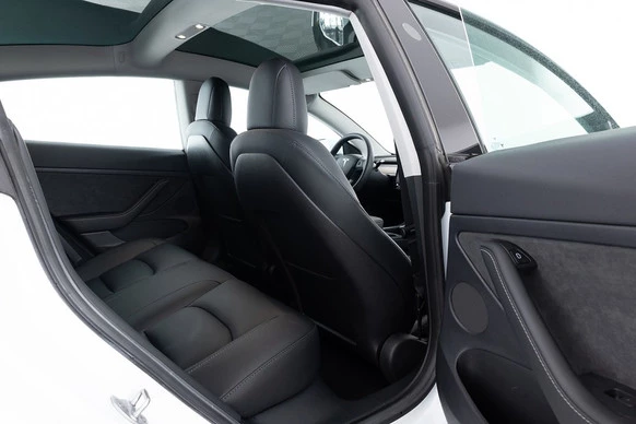 Tesla Model 3 - Afbeelding 8 van 23
