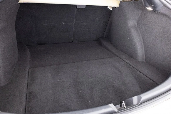 Tesla Model 3 - Afbeelding 9 van 23