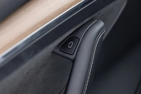 Tesla Model 3 - Afbeelding 11 van 23