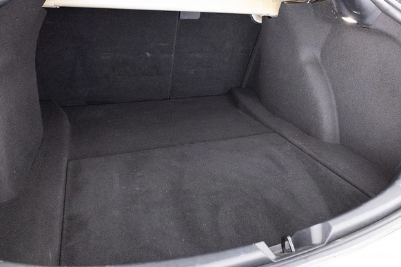 Tesla Model 3 - Afbeelding 18 van 23