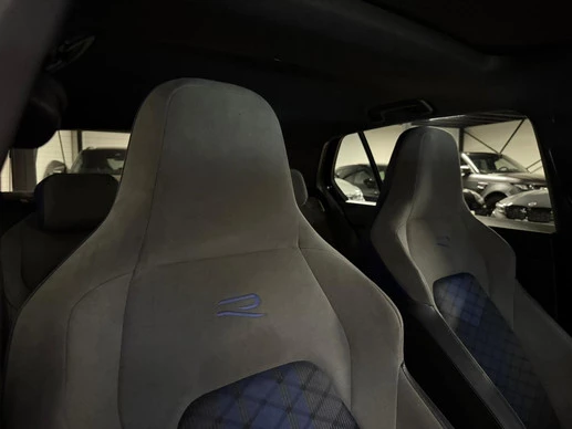 Volkswagen Golf - Afbeelding 24 van 30