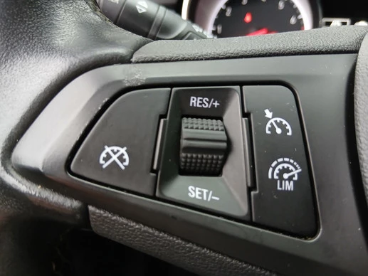 Opel Astra - Afbeelding 24 van 30