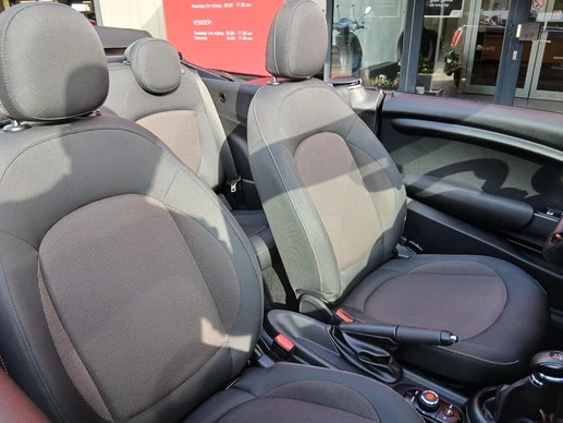 MINI Cooper Cabrio - Afbeelding 18 van 30