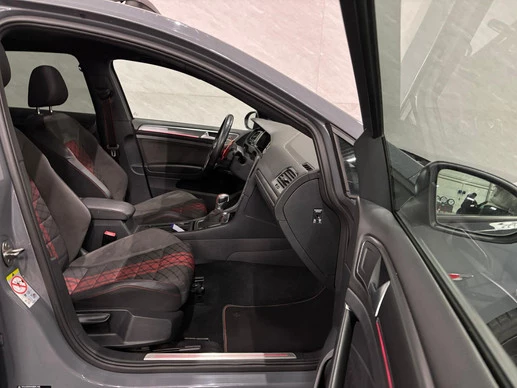 Volkswagen Golf - Afbeelding 10 van 28