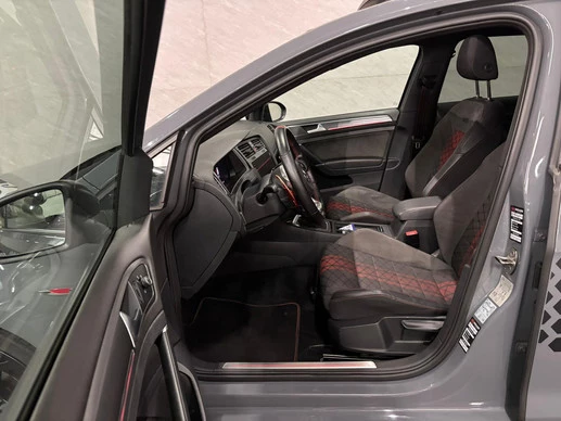 Volkswagen Golf - Afbeelding 11 van 28