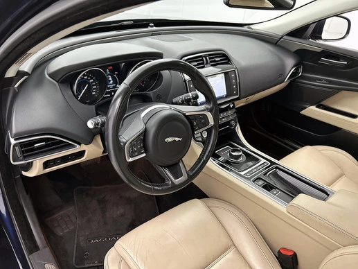 Jaguar XE - Afbeelding 17 van 30