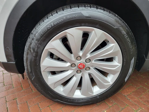 Jaguar E-PACE - Afbeelding 8 van 23