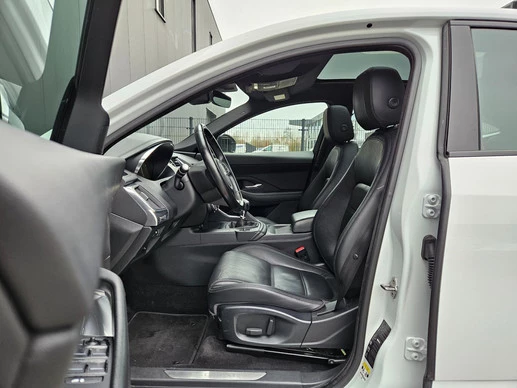 Jaguar E-PACE - Afbeelding 12 van 30