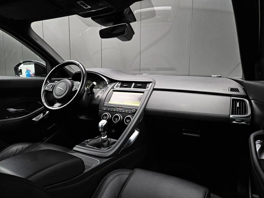 Jaguar E-PACE - Afbeelding 16 van 30