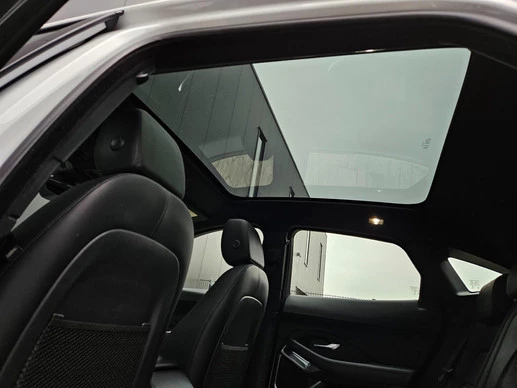 Jaguar E-PACE - Afbeelding 18 van 30