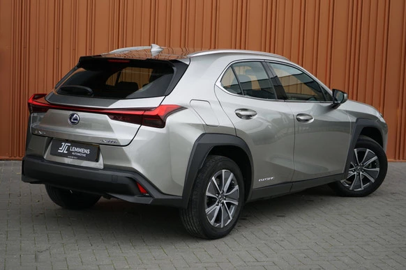 Lexus UX - Afbeelding 2 van 28