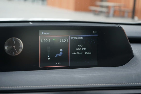 Lexus UX - Afbeelding 11 van 28