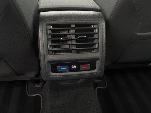 Volkswagen Golf - Afbeelding 24 van 30