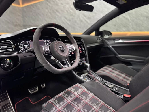 Volkswagen Golf - Afbeelding 16 van 30