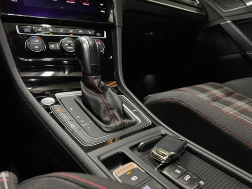 Volkswagen Golf - Afbeelding 28 van 30