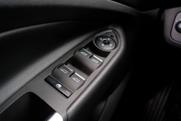 Ford Kuga - Afbeelding 29 van 30