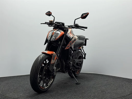 KTM 890 - Afbeelding 6 van 16
