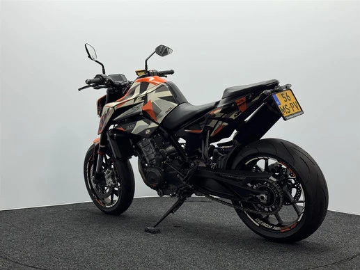 KTM 890 - Afbeelding 11 van 16