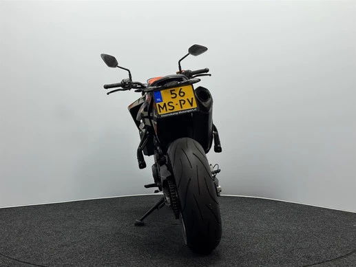 KTM 890 - Afbeelding 13 van 16