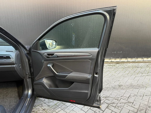 Volkswagen T-Roc - Afbeelding 19 van 30