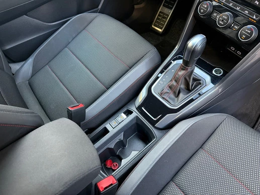 Volkswagen T-Roc - Afbeelding 25 van 30