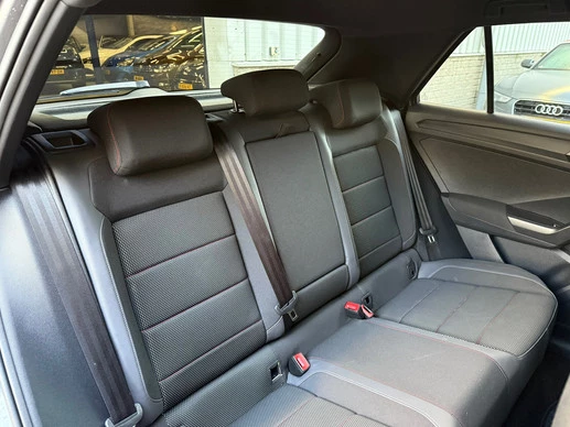 Volkswagen T-Roc - Afbeelding 26 van 30