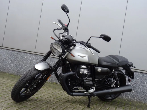 Moto Guzzi V7 - Afbeelding 13 van 15