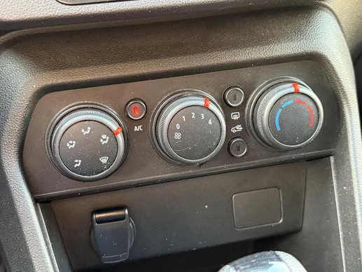 Dacia Sandero - Afbeelding 11 van 30