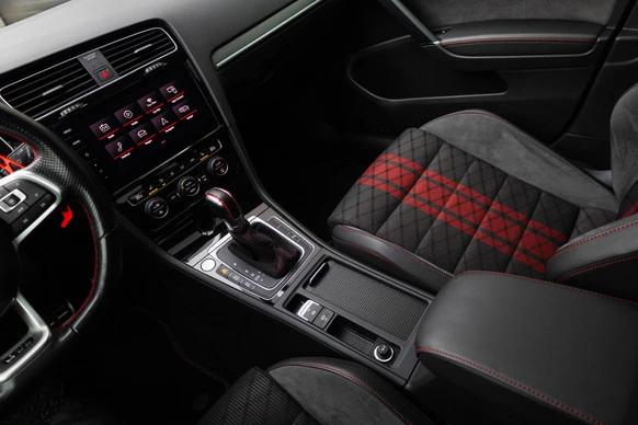 Volkswagen Golf - Afbeelding 24 van 30