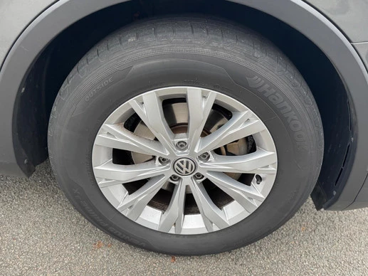 Volkswagen Tiguan - Afbeelding 24 van 28