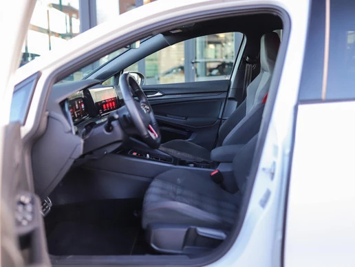 Volkswagen Golf - Afbeelding 24 van 30