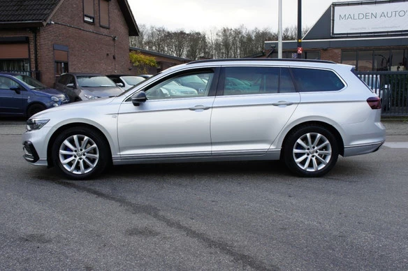 Volkswagen Passat - Afbeelding 2 van 30