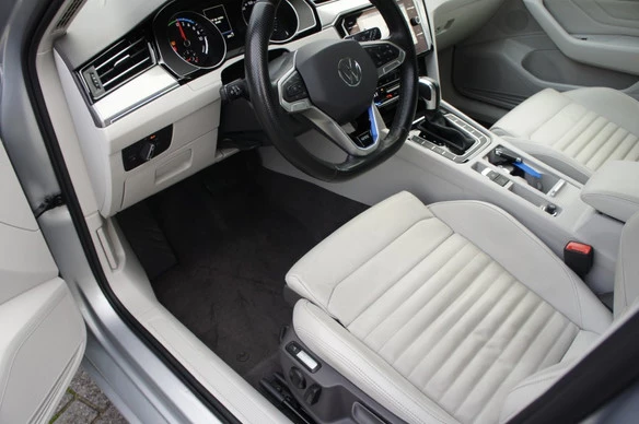 Volkswagen Passat - Afbeelding 7 van 30