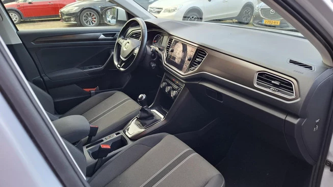 Volkswagen T-Roc - Afbeelding 14 van 18