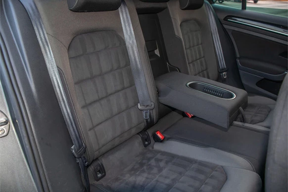 Volkswagen Golf - Afbeelding 24 van 30